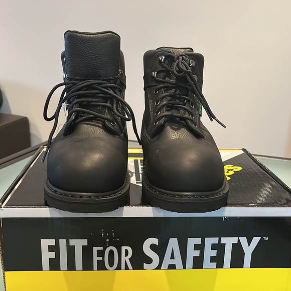 Lehigh safety shoes - Picture 2 of 8